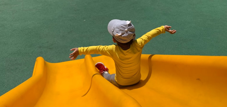 Un parque infantil adaptado a niños con parálisis cerebral
